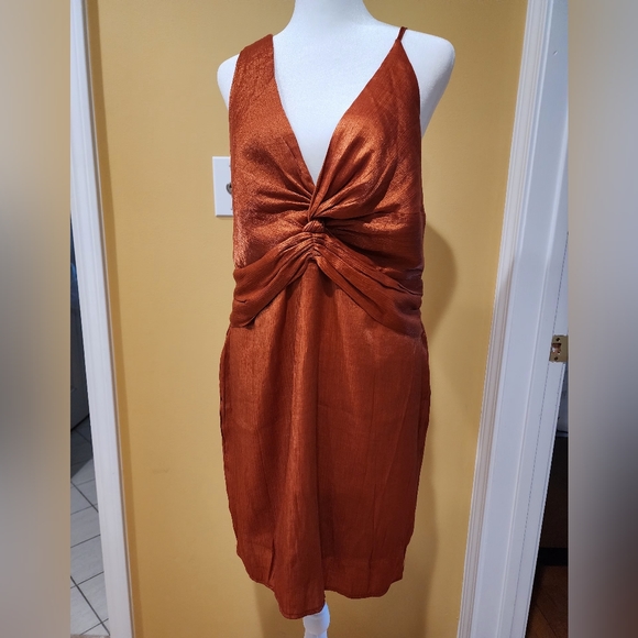 Dress - Picture 2 of 3